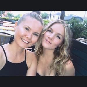 Meet your Posher, Hilary